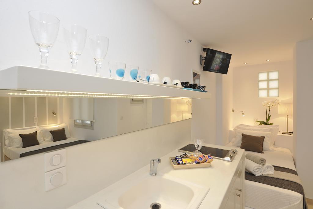 נאוסה Romantica Suites חדר תמונה