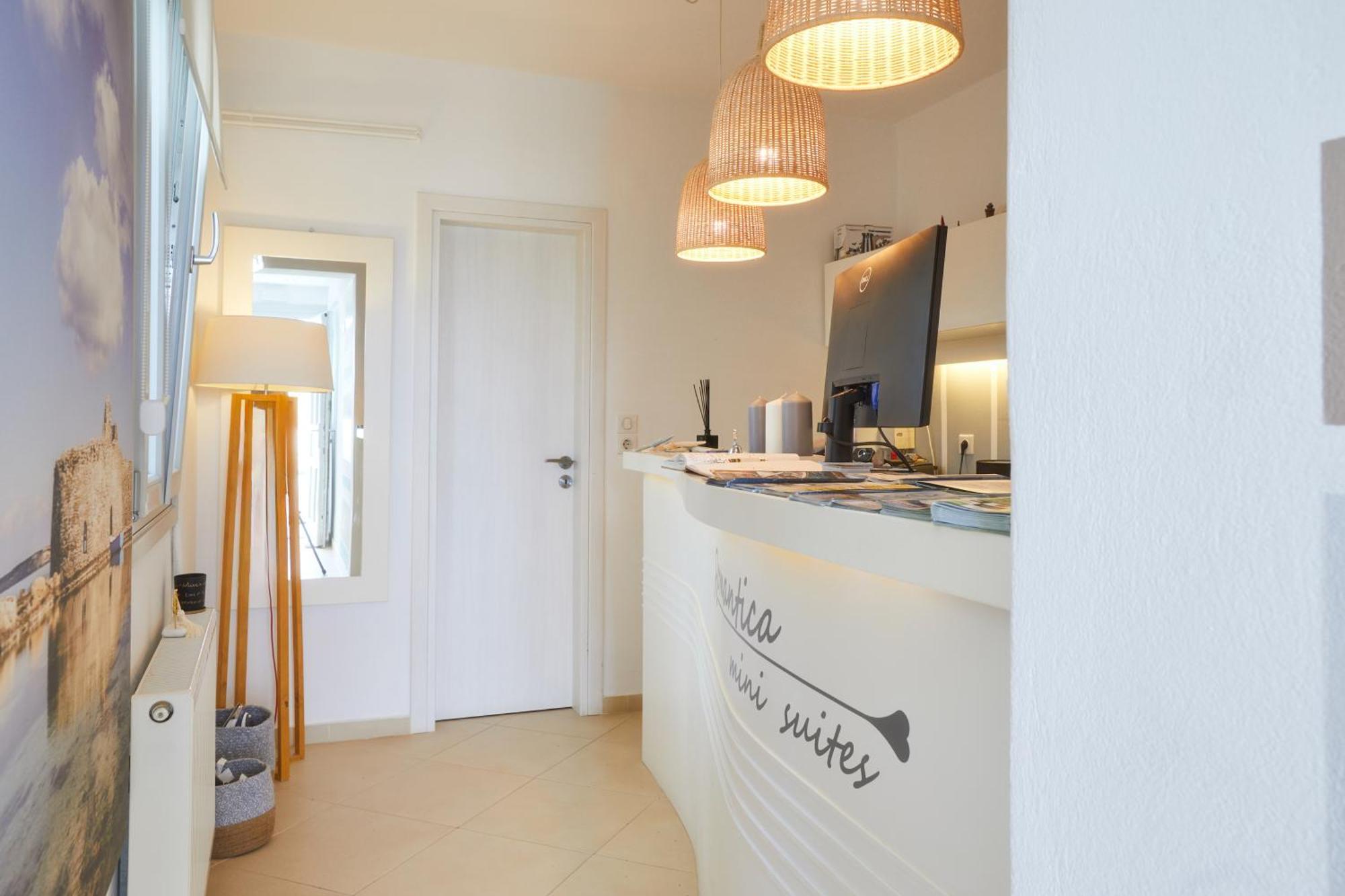 נאוסה Romantica Suites מראה חיצוני תמונה