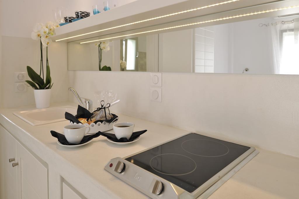 נאוסה Romantica Suites חדר תמונה